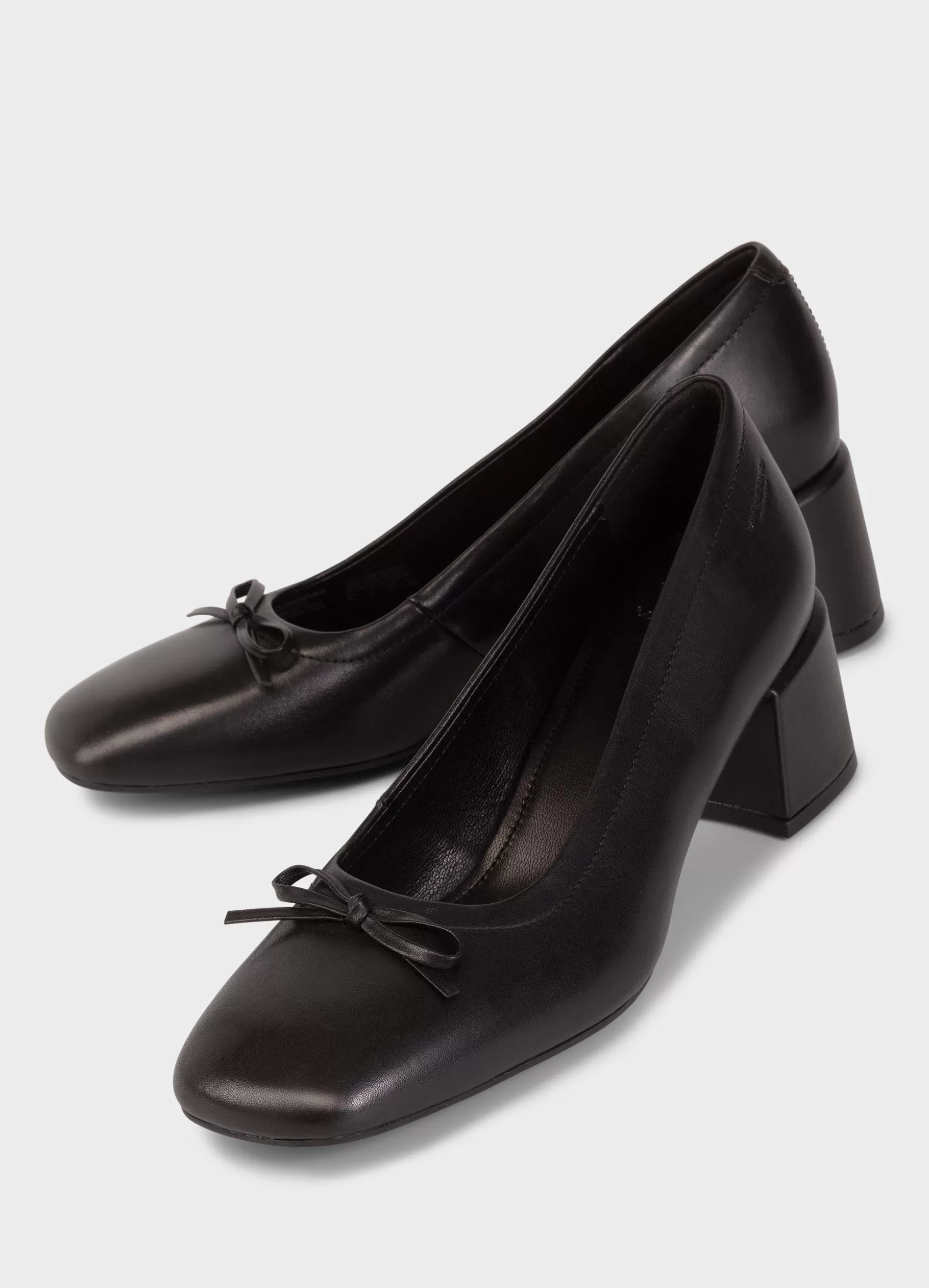 adison_pumps_3-2.webp Vagabond ADISON PUMPS Zwartleer Online