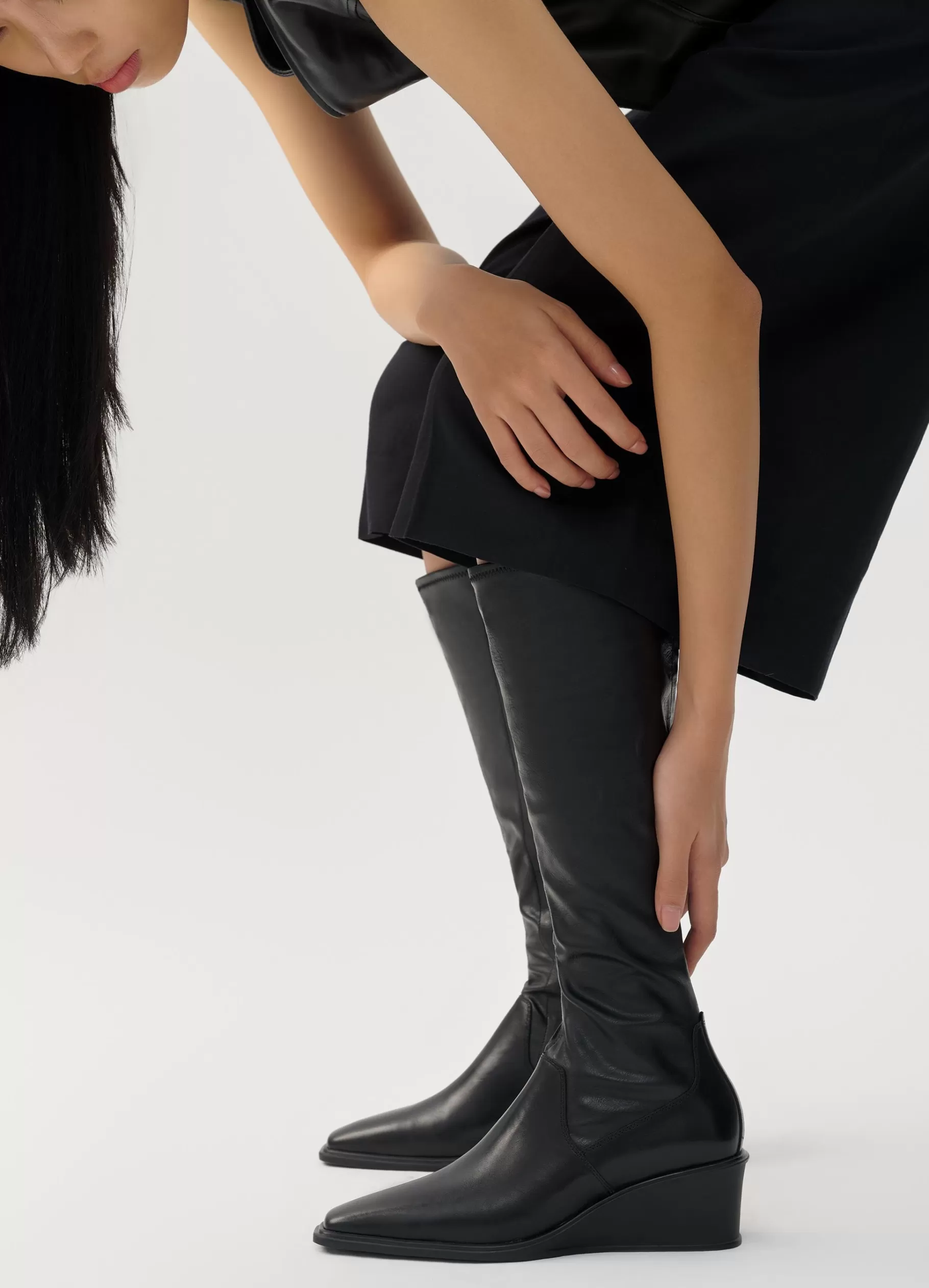 aino_hoge_laarzen_5.webp Vagabond AINO HOGE LAARZEN Zwartleer/combinatie Store