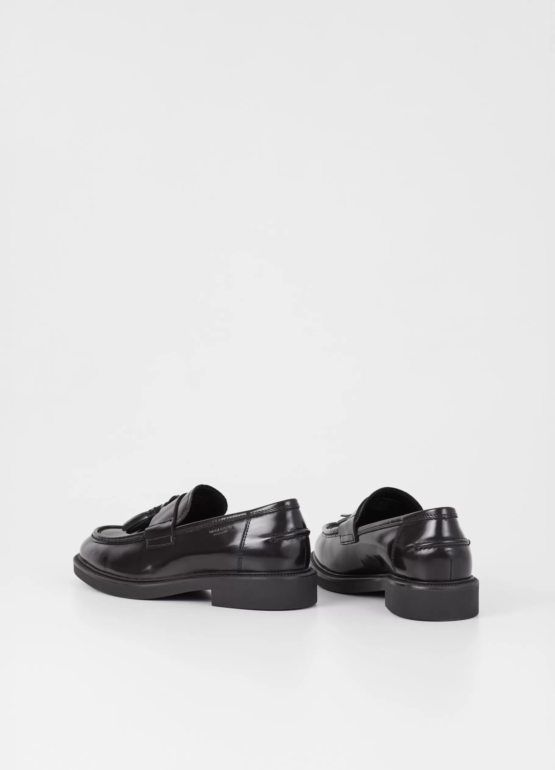 alex_m_loafer_2-2.webp Vagabond ALEX M LOAFER Zwartgepolijstleer Outlet