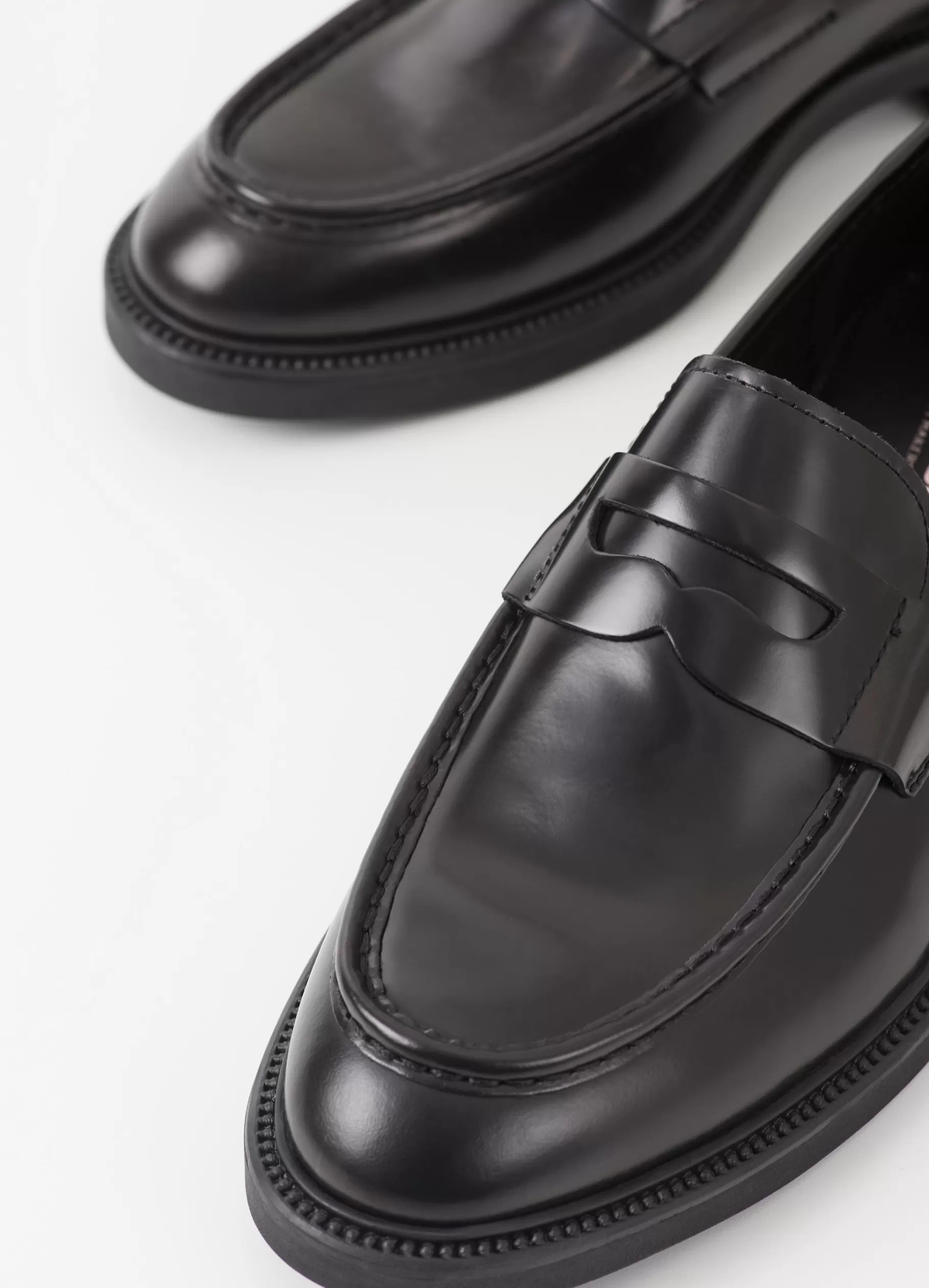 alex_m_loafer_4.webp Vagabond ALEX M LOAFER Zwartgepolijstleer Cheap