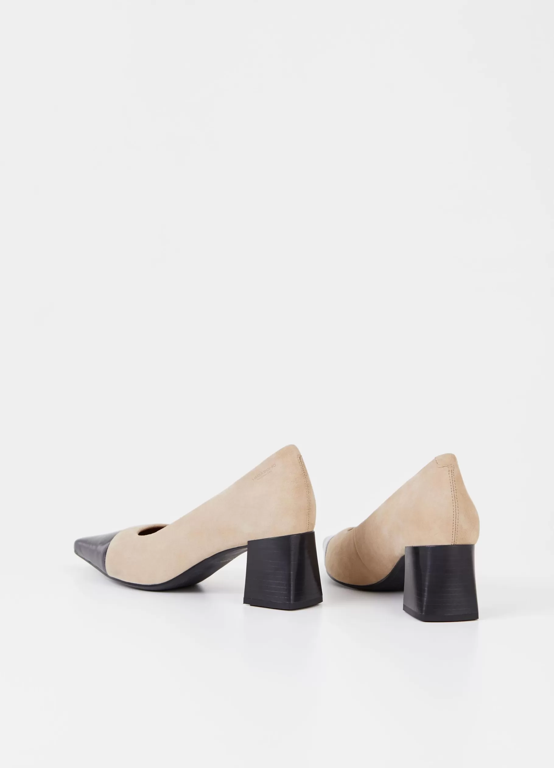 altea_pumps_2-3.webp Vagabond ALTEA PUMPS Beigesuède/lakleer Shop
