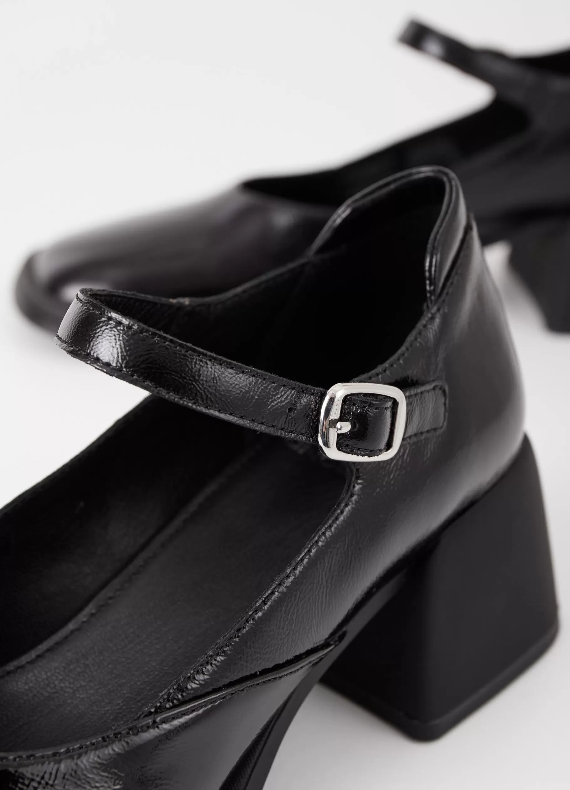 ansie_pumps_4-1.webp Vagabond ANSIE PUMPS Zwartlakleer Discount