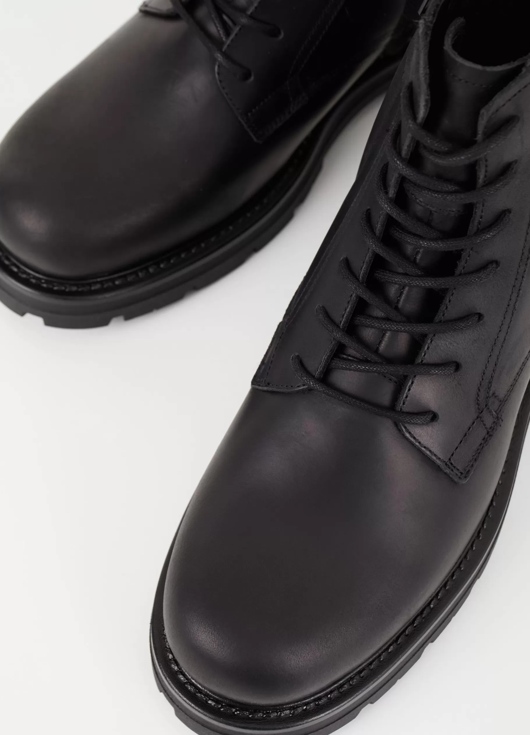 cameron_laarzen_4-2.webp Vagabond CAMERON LAARZEN Zwartgevetnubuck Outlet