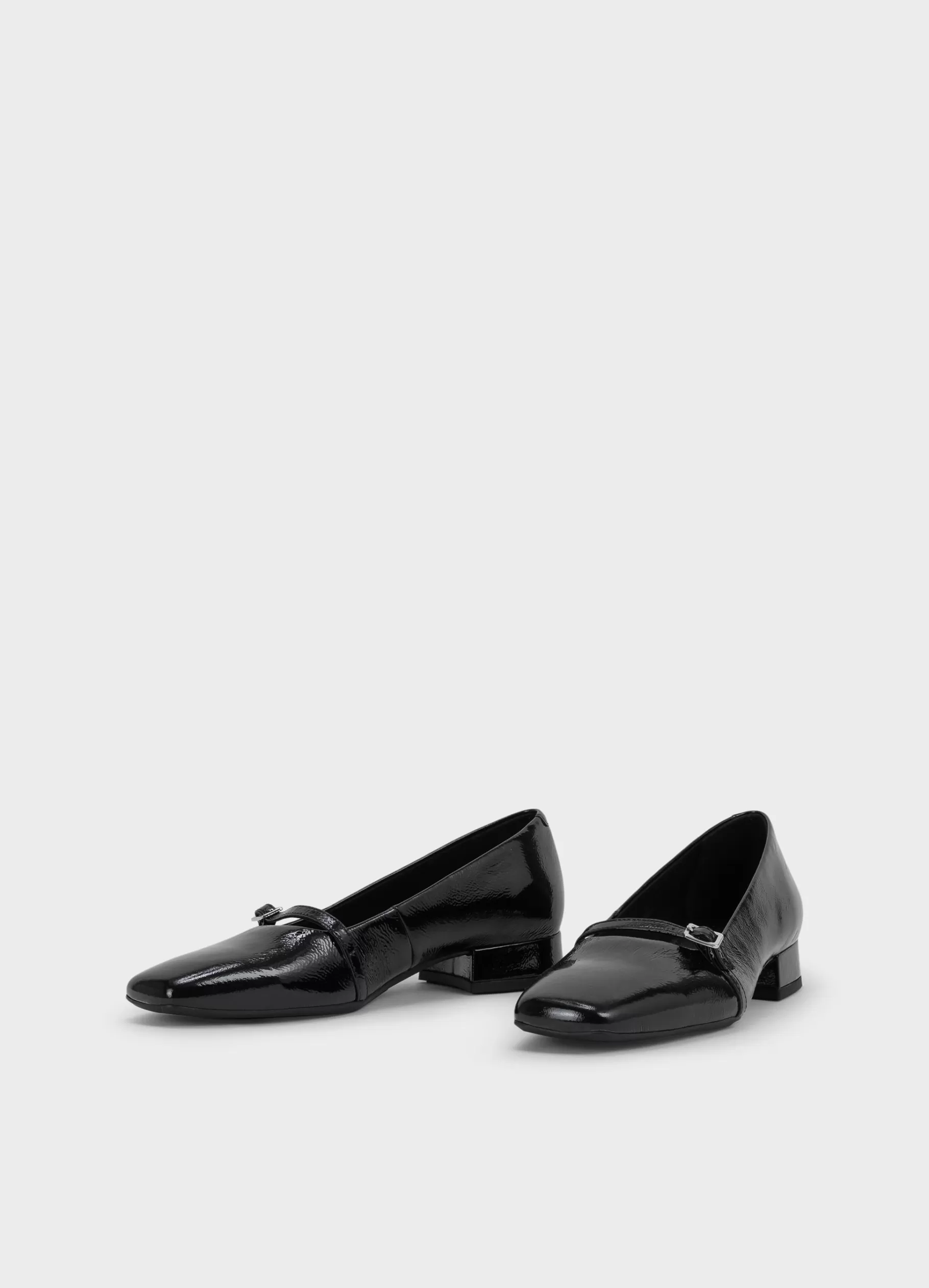 debbi_pumps_2.webp Vagabond DEBBI PUMPS Zwartlakleer Flash Sale