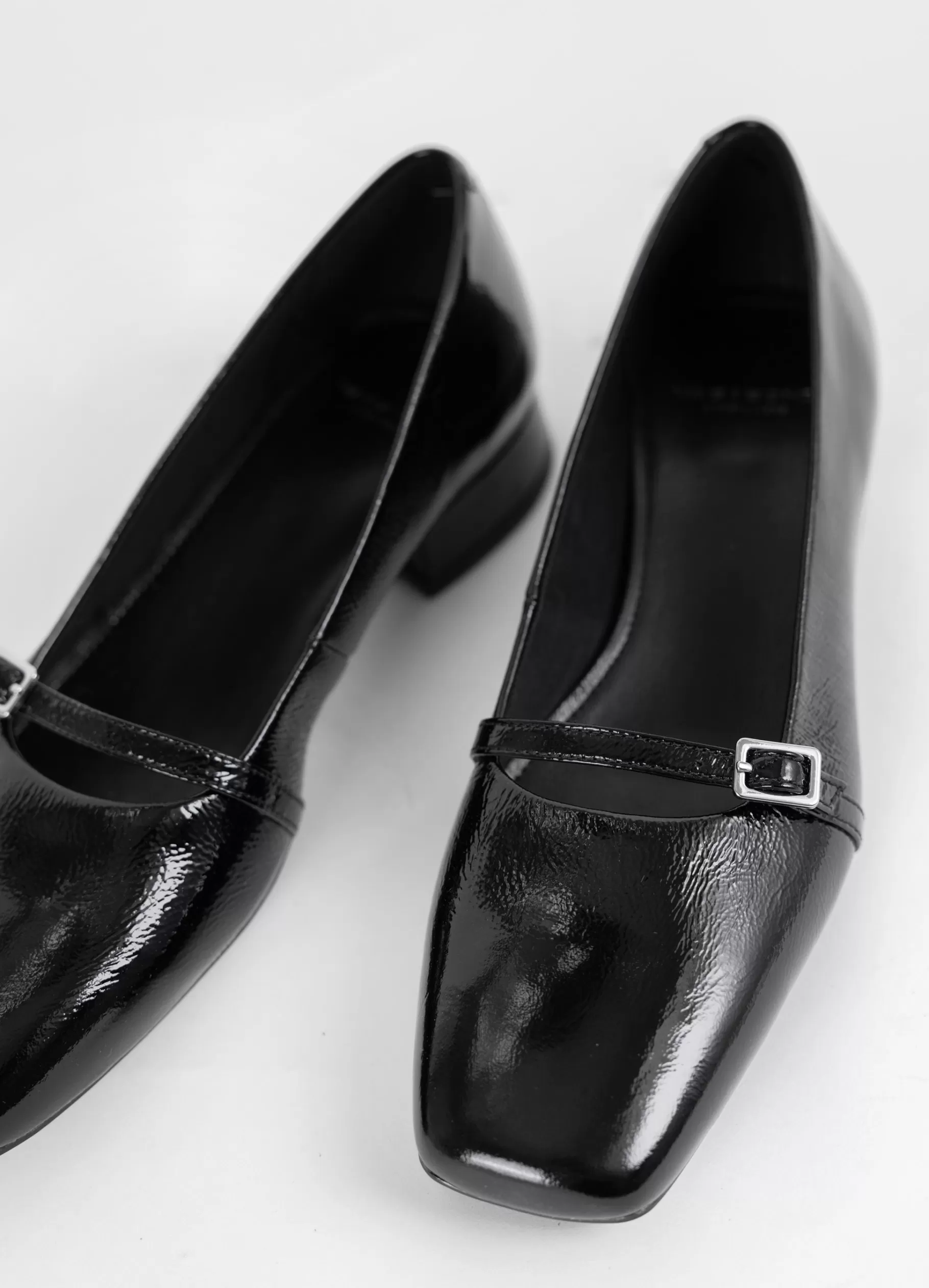 debbi_pumps_4.webp Vagabond DEBBI PUMPS Zwartlakleer Flash Sale