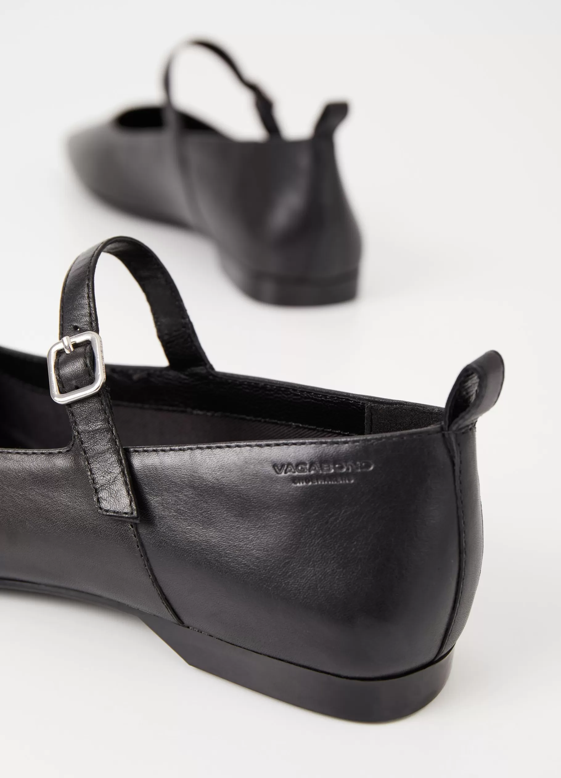 delia_schoenen_3-1.webp Vagabond DELIA SCHOENEN Zwartleer Best