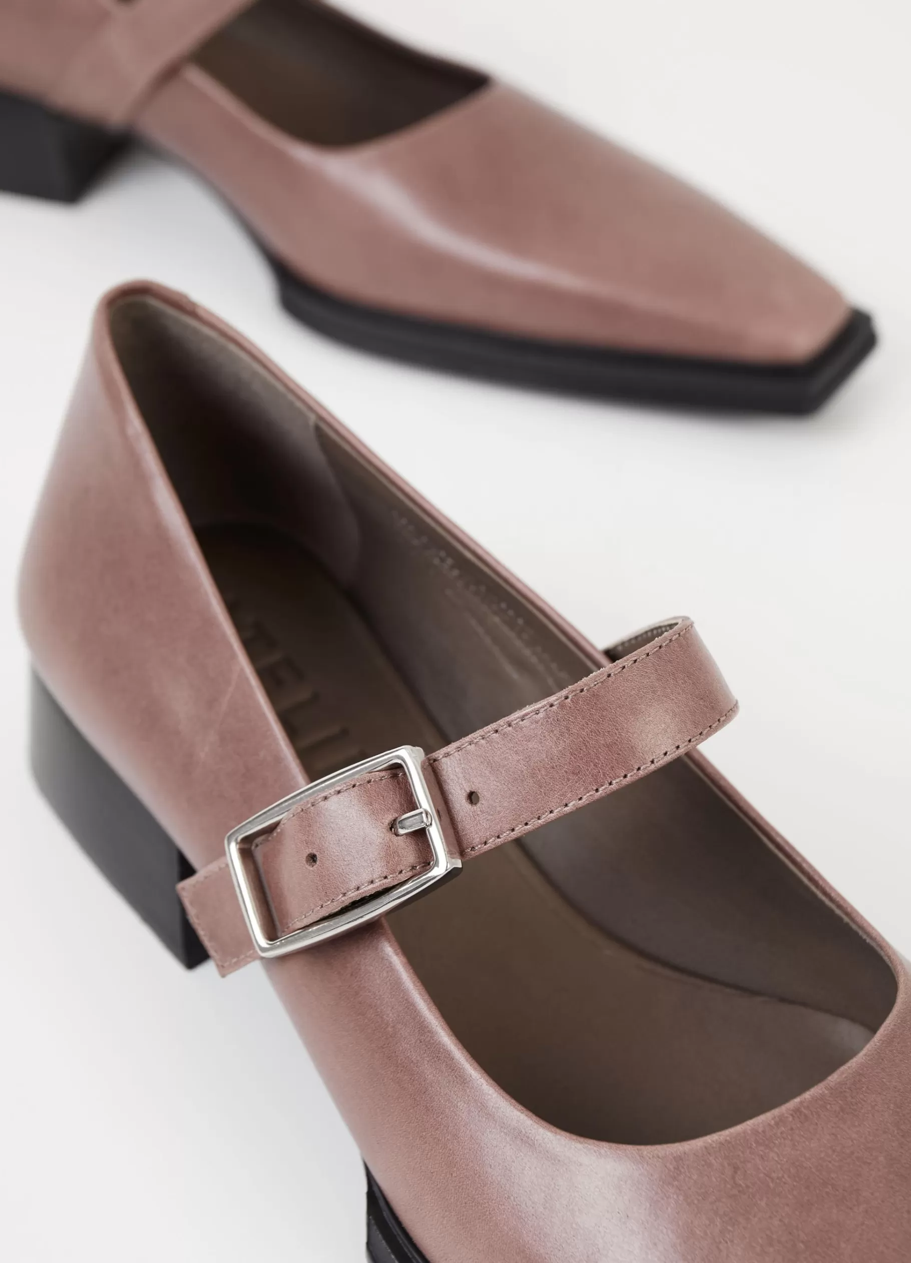 eida_pumps_3-1.webp Vagabond EIDA PUMPS Lichtrozeleer Shop