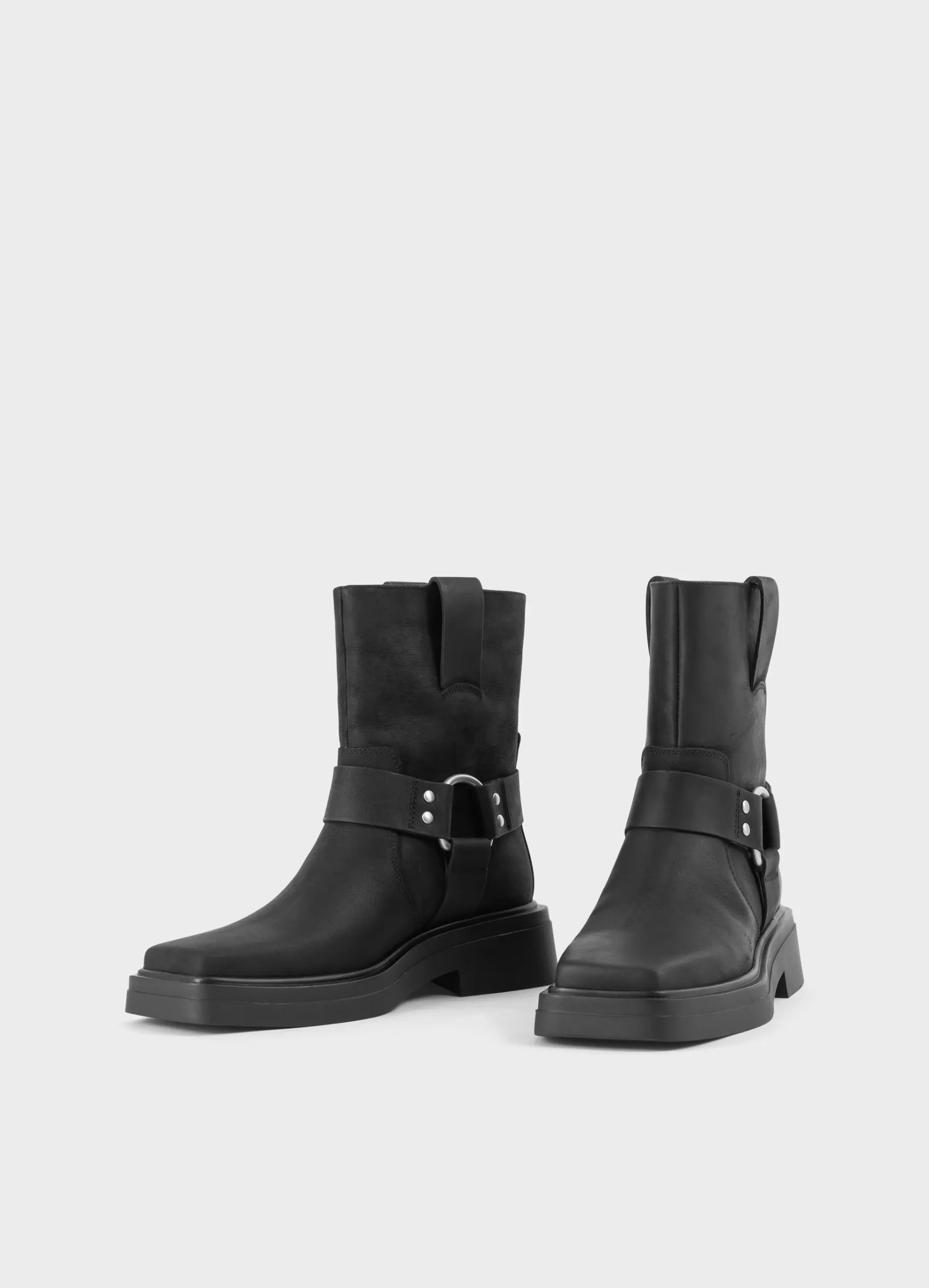 eyra_laarzen_2-1.webp Vagabond EYRA LAARZEN Zwartgevetnubuck Clearance
