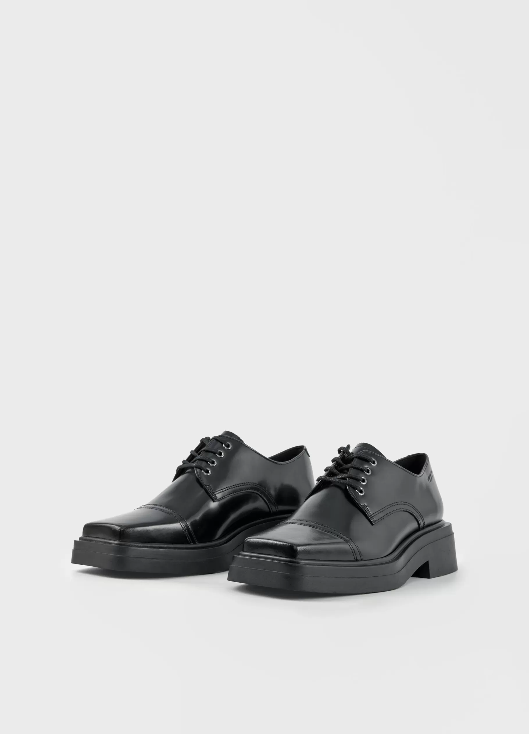 eyra_schoenen_2.webp Vagabond EYRA SCHOENEN Zwartgepolijstleer Clearance