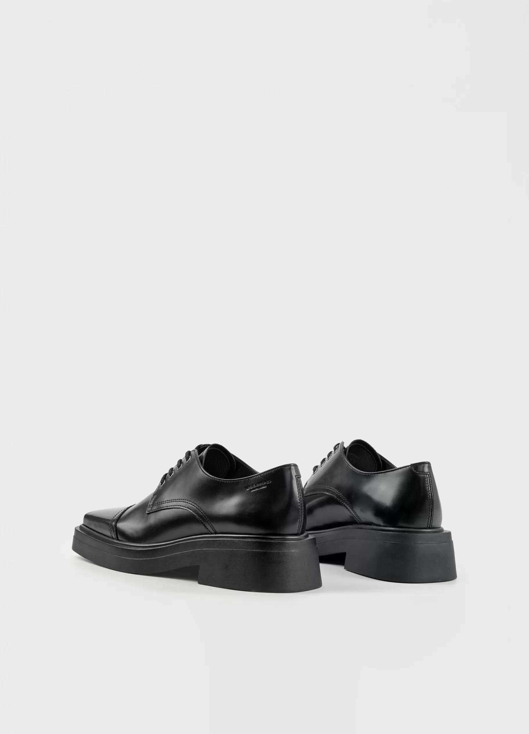 eyra_schoenen_3.webp Vagabond EYRA SCHOENEN Zwartgepolijstleer Clearance