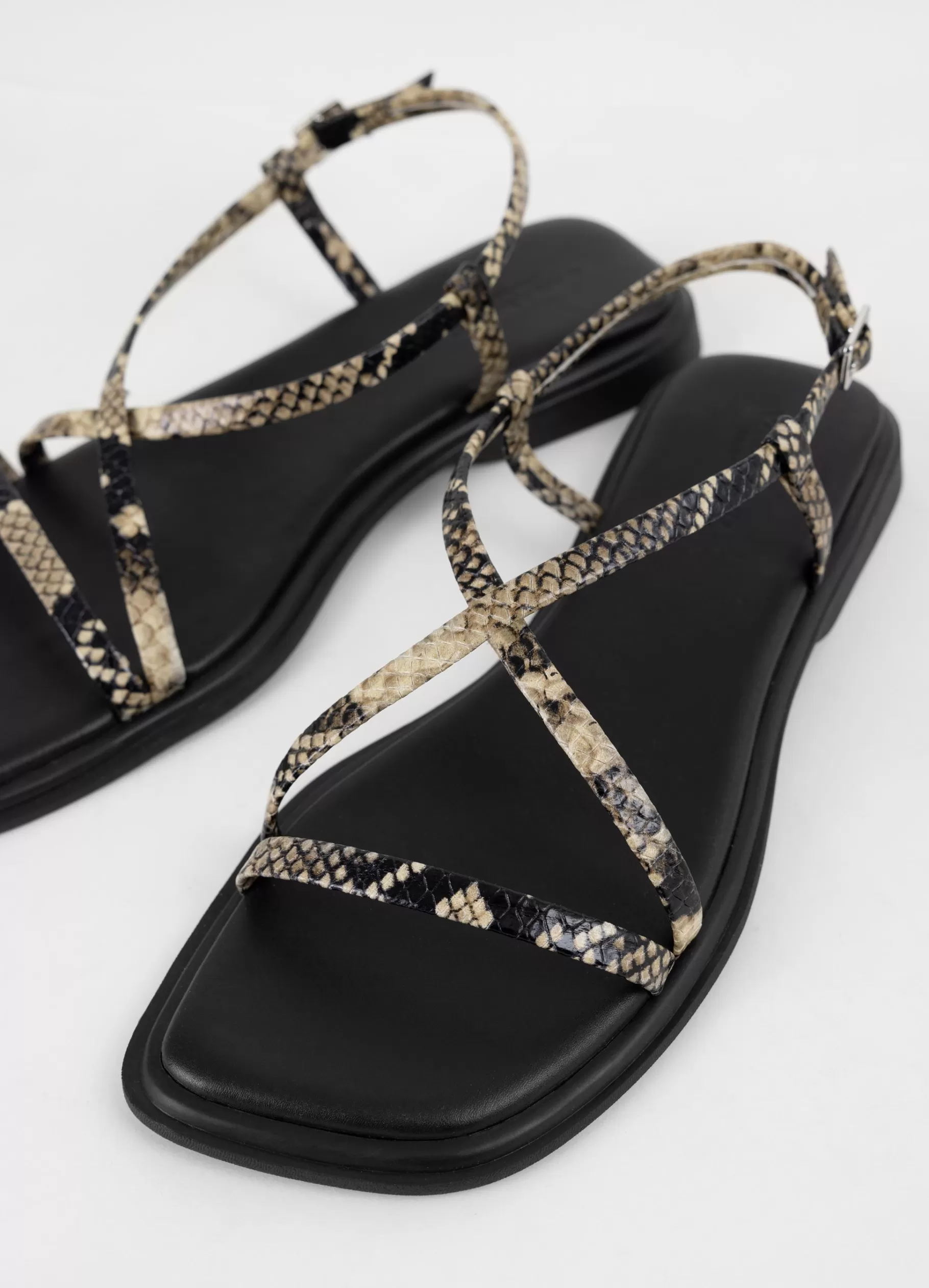 izzy_sandalen_3-4.webp Vagabond IZZY SANDALEN Meerkleurigreliëfleer Cheap