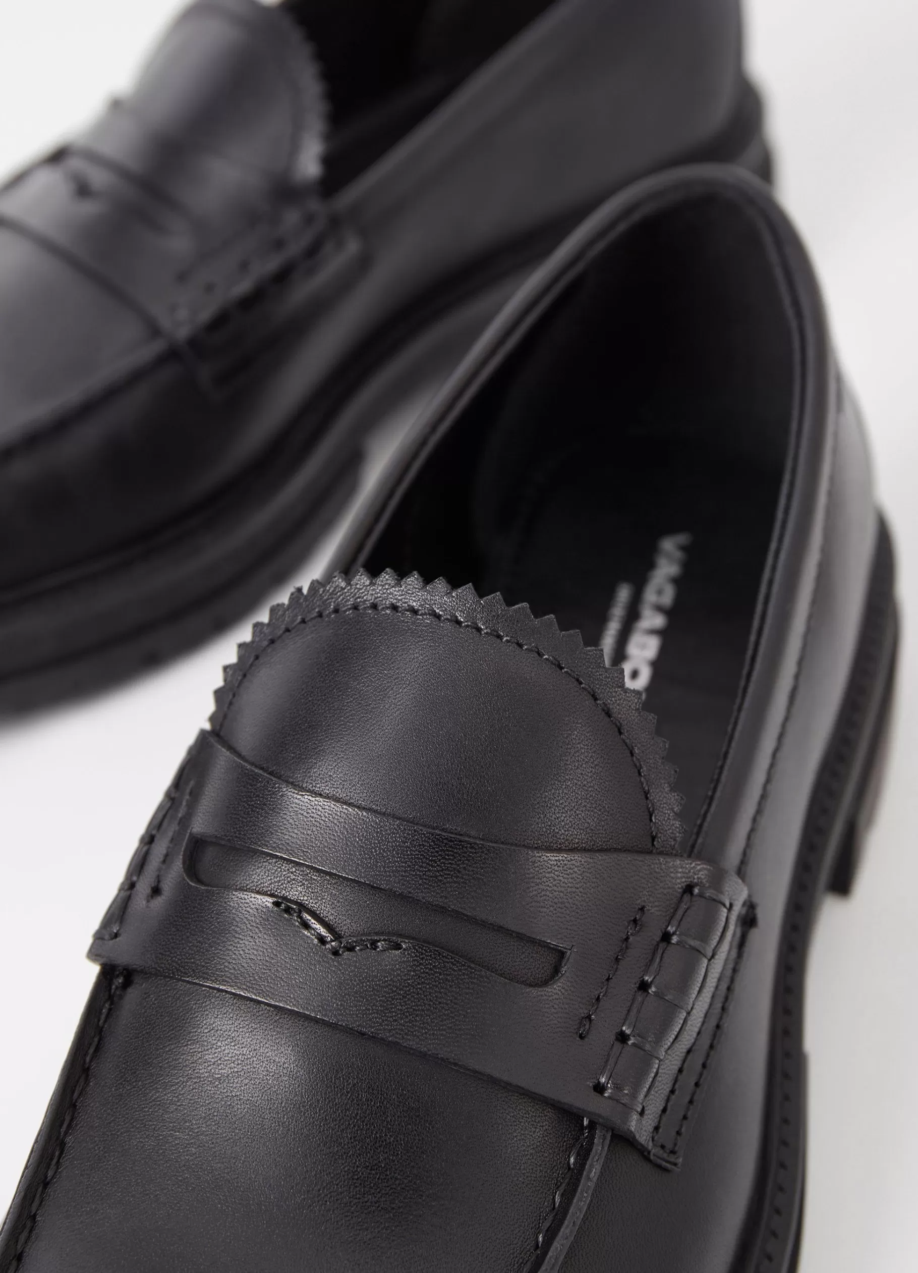 johnny__loafer_3-1.webp Vagabond JOHNNY 2.0 LOAFER Zwartleer Online