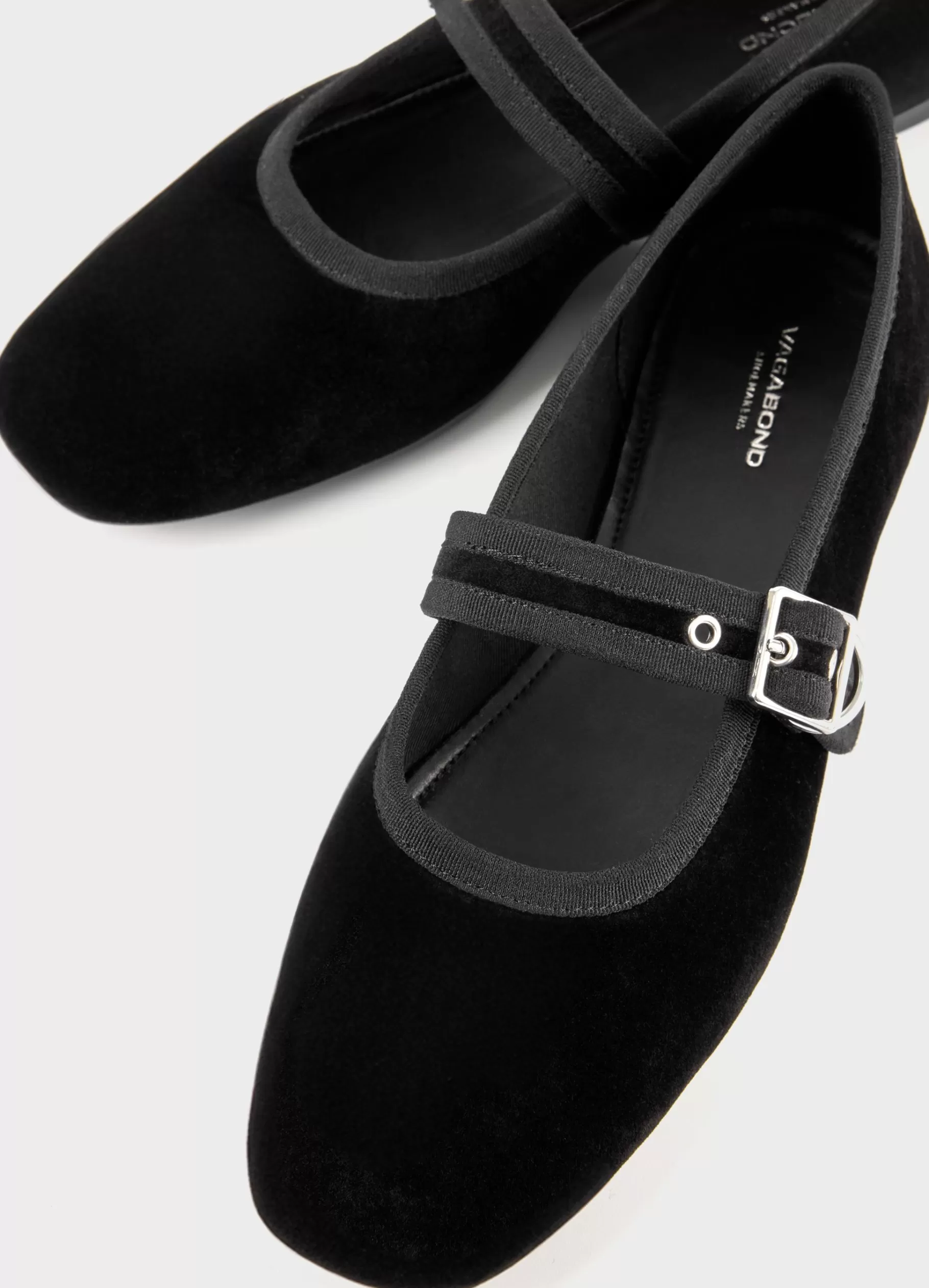 jolin_schoenen_3-3.webp Vagabond JOLIN SCHOENEN Zwartfluweel Outlet