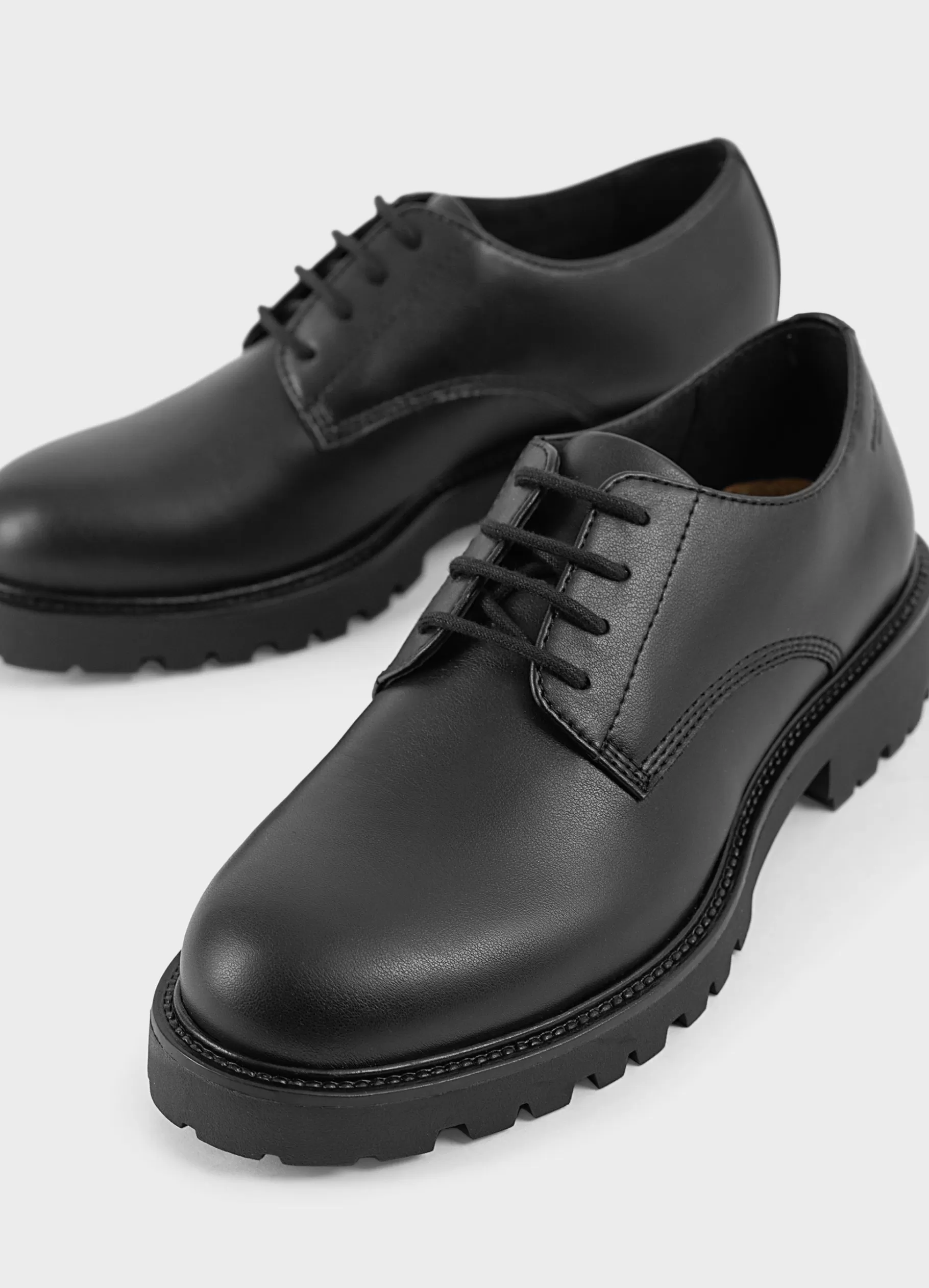 kenova_schoenen_4.webp Vagabond KENOVA SCHOENEN Zwartimitatieleer Sale