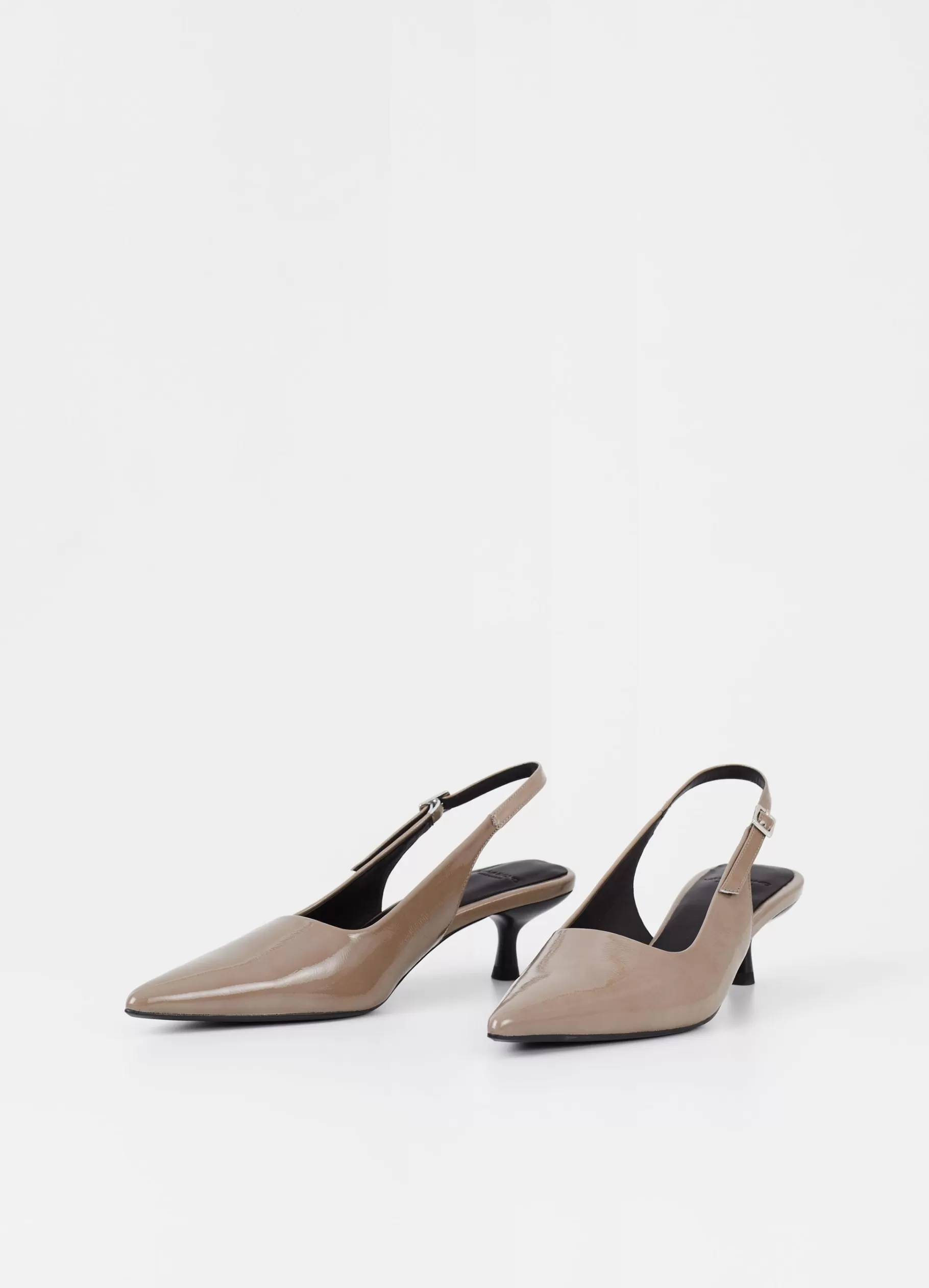 lykke_pumps_2-11.webp Vagabond LYKKE PUMPS Lichtbruinlakleer Flash Sale