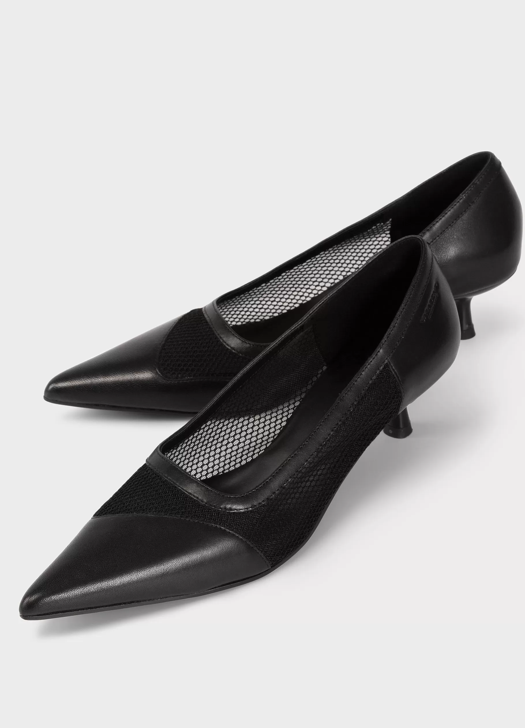 lykke_pumps_3-1.webp Vagabond LYKKE PUMPS Zwartleer/mesh Sale