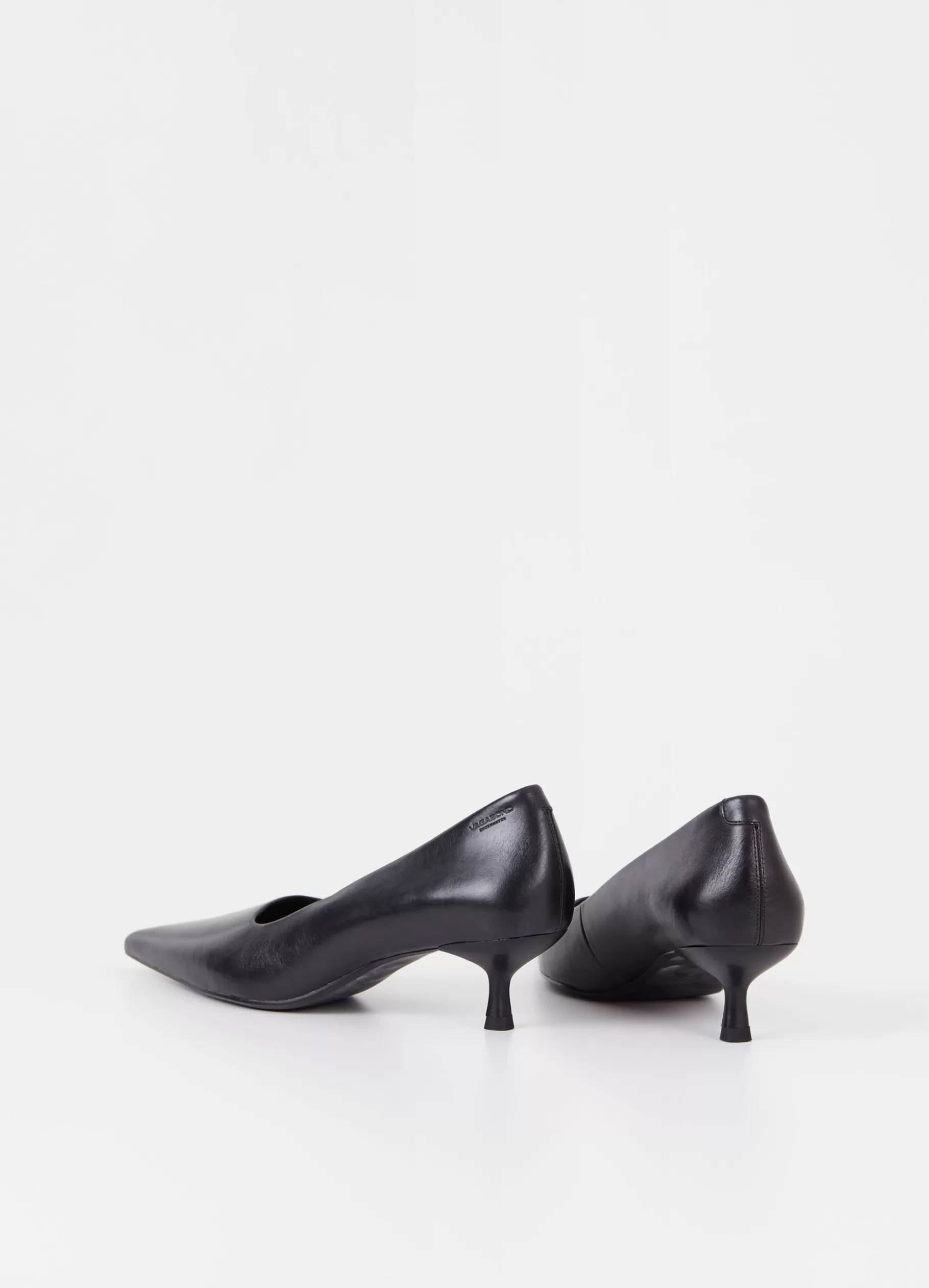 lykke_pumps_3-5.webp Vagabond LYKKE PUMPS Zwartleer Sale