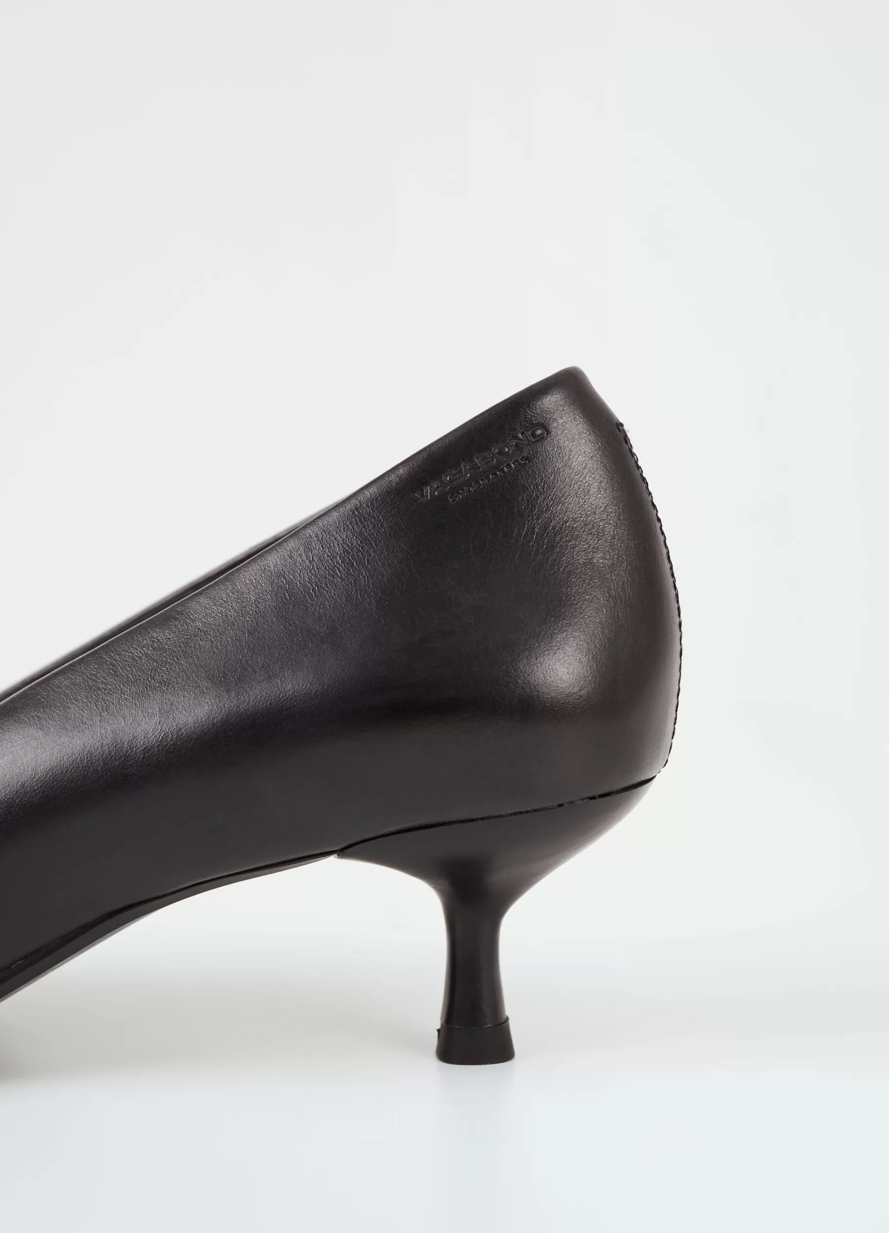 lykke_pumps_4-4.webp Vagabond LYKKE PUMPS Zwartleer Sale