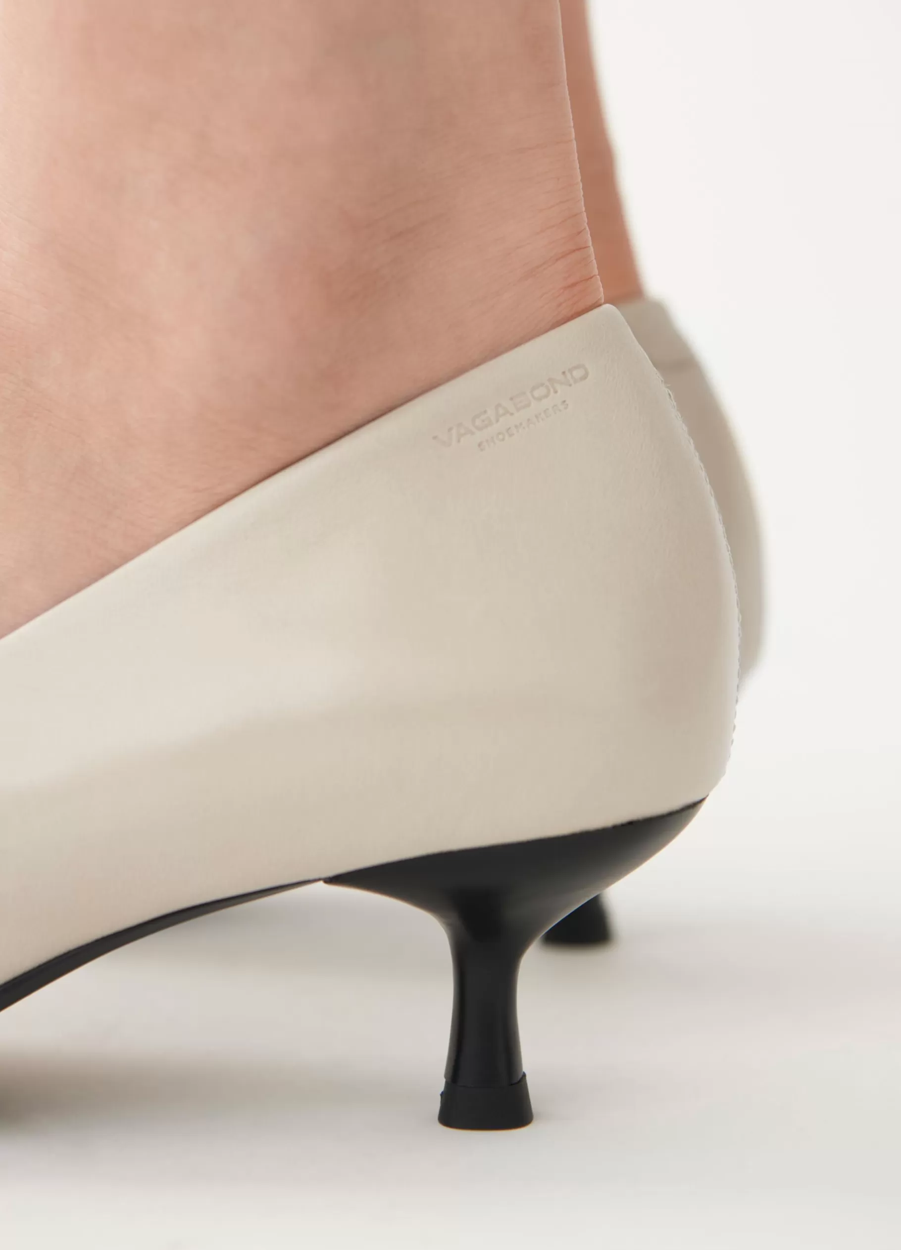 lykke_pumps_6.webp Vagabond LYKKE PUMPS Beigeleer Shop