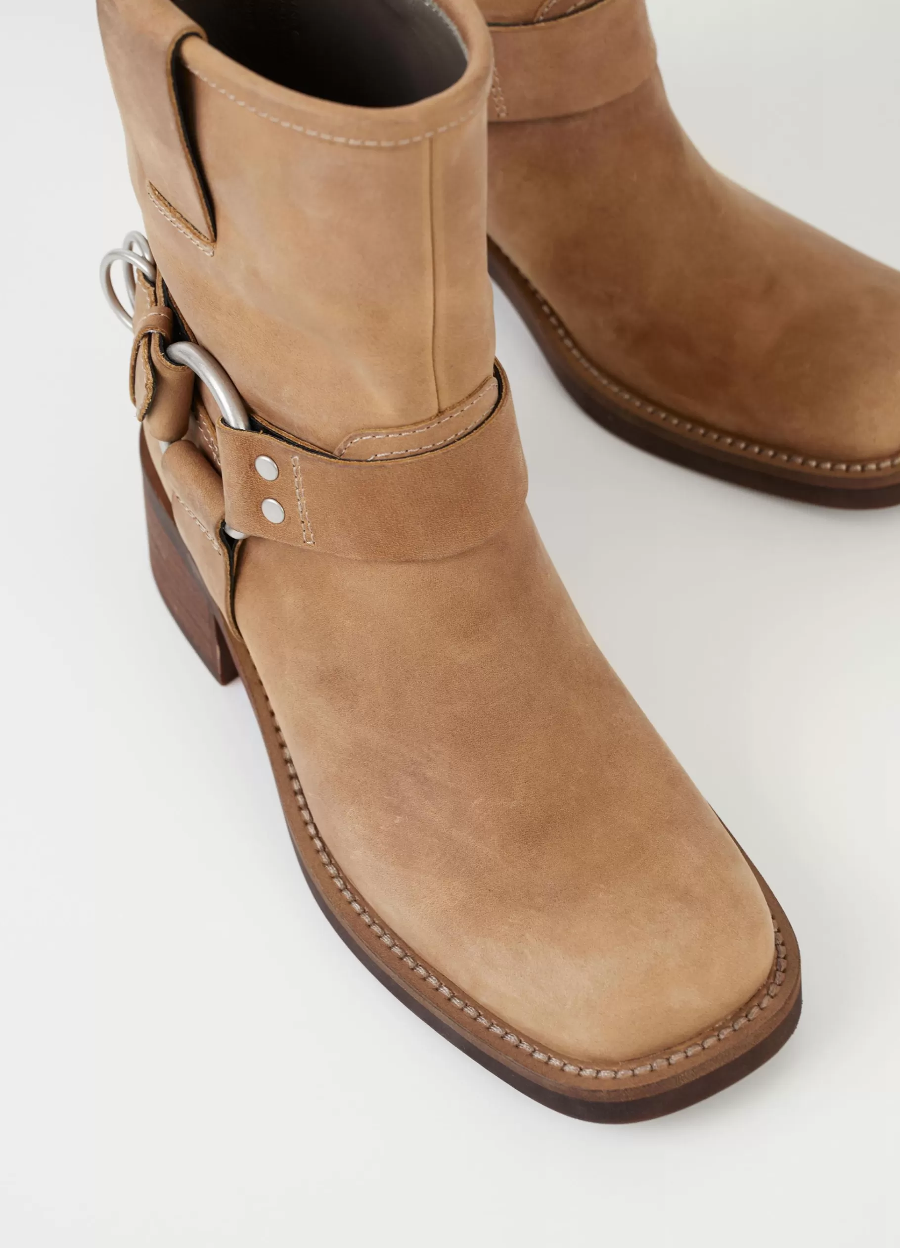 nour_laarzen_3-3.webp Vagabond NOUR LAARZEN Bruingevetnubuck Best Sale
